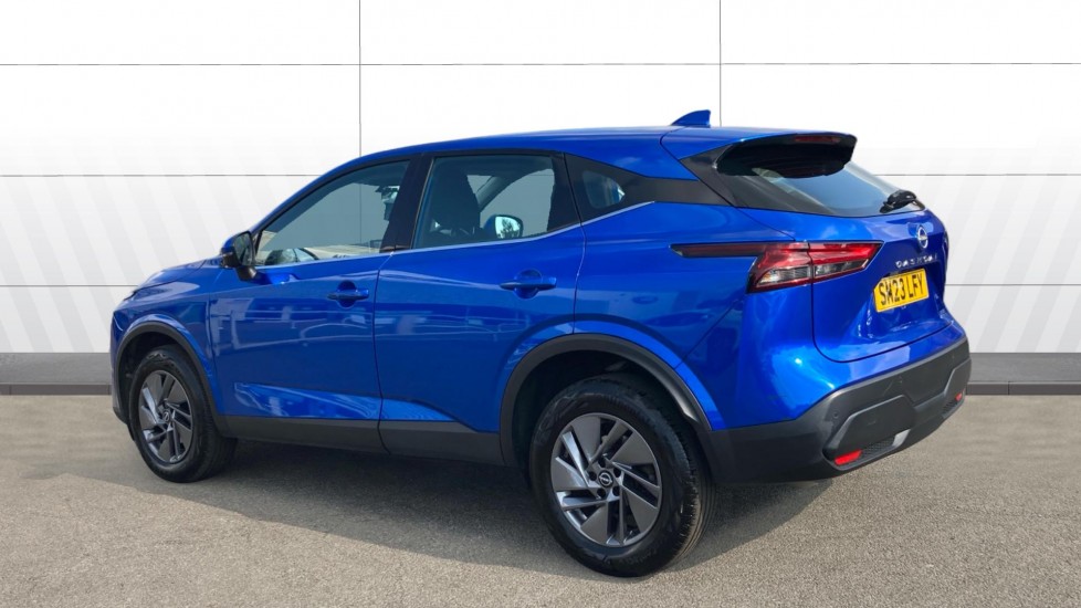 Nissan Qashqai 1.3 DiG-T MH Acenta Premium 5dr Petrol Hatchback - Image 2