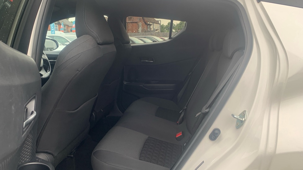 Toyota C-HR 2.0 Hybrid Design 5dr CVT Hybrid Hatchback - Image 16