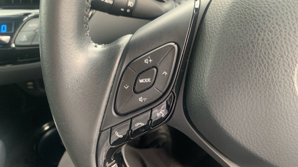 Toyota C-HR 2.0 Hybrid Design 5dr CVT Hybrid Hatchback - Image 21