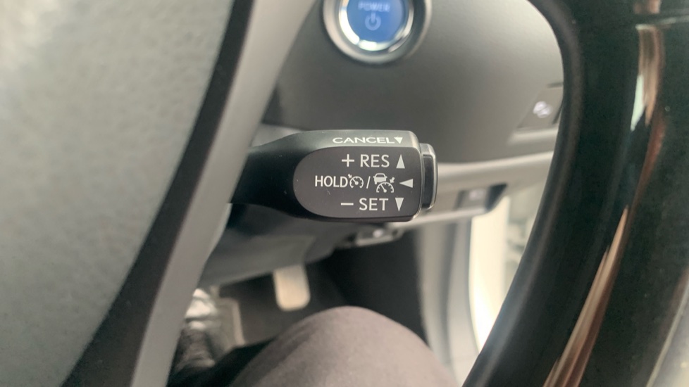 Toyota C-HR 2.0 Hybrid Design 5dr CVT Hybrid Hatchback - Image 23