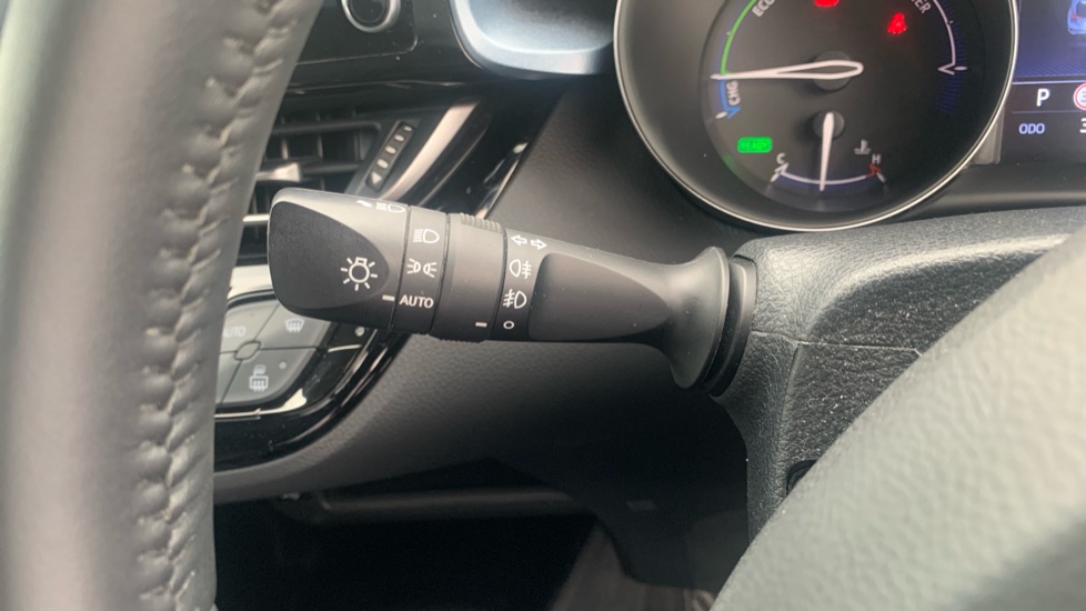 Toyota C-HR 2.0 Hybrid Design 5dr CVT Hybrid Hatchback - Image 24