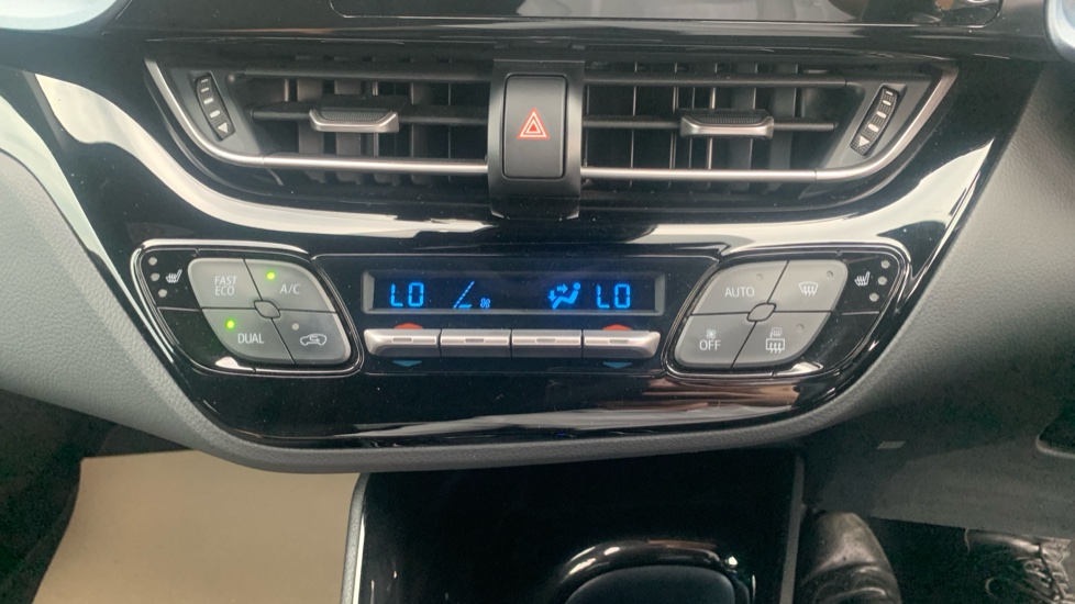 Toyota C-HR 2.0 Hybrid Design 5dr CVT Hybrid Hatchback - Image 31