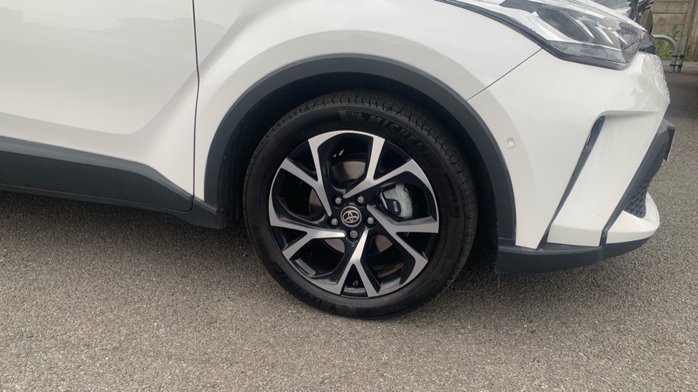 Toyota C-HR 2.0 Hybrid Design 5dr CVT Hybrid Hatchback - Image 40