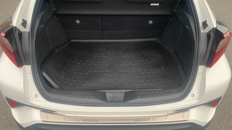Toyota C-HR 2.0 Hybrid Design 5dr CVT Hybrid Hatchback - Image 48