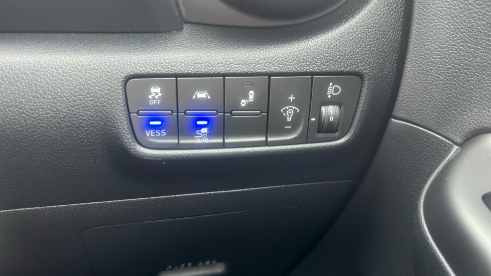 Hyundai KONA 150kW Premium 64kWh 5dr Auto Electric Hatchback - Image 25