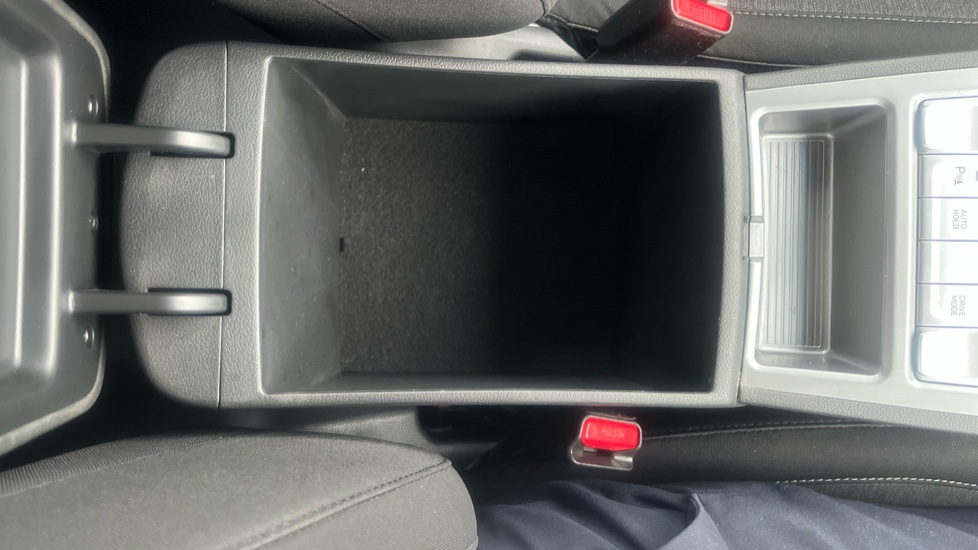 Hyundai KONA 150kW Premium 64kWh 5dr Auto Electric Hatchback - Image 33