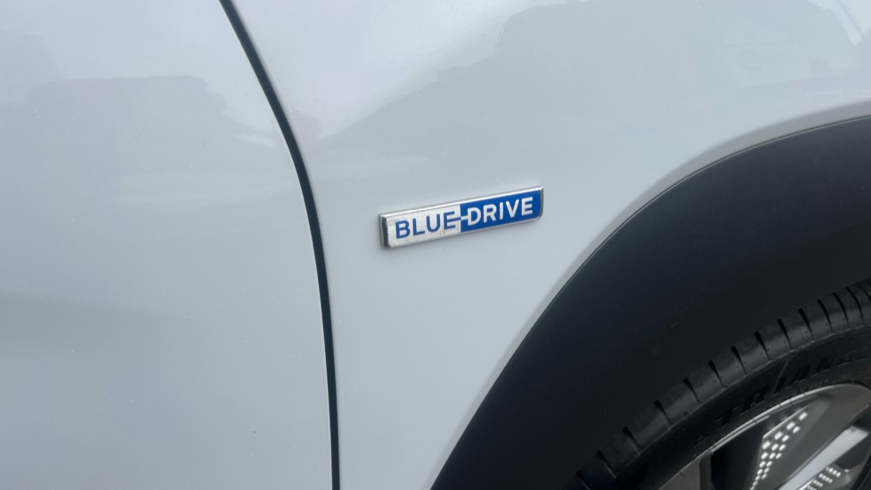 Hyundai KONA 150kW Premium 64kWh 5dr Auto Electric Hatchback - Image 37