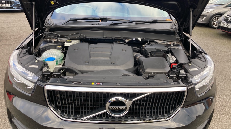 Volvo XC40 1.5 T3 [163] Momentum 5dr Petrol Estate - Image 8