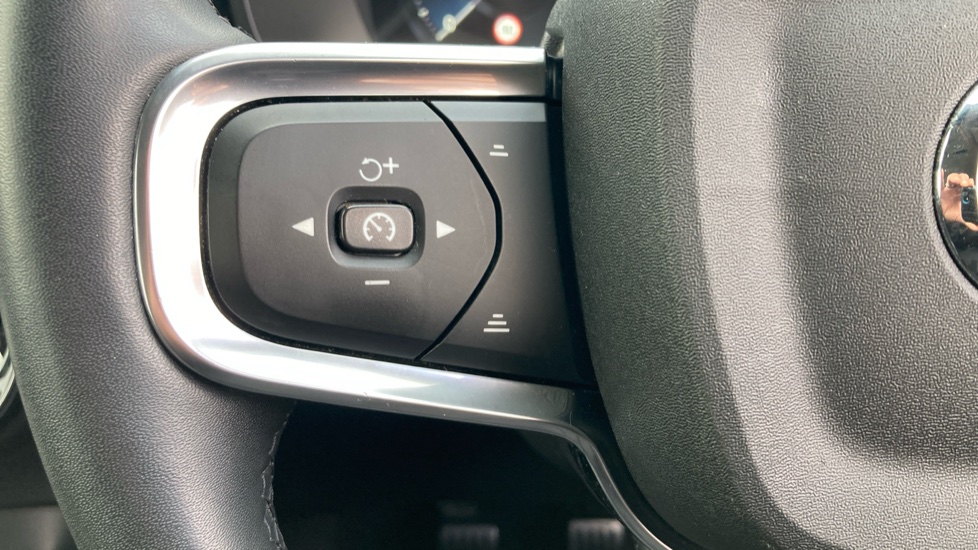 Volvo XC40 1.5 T3 [163] Momentum 5dr Petrol Estate - Image 26