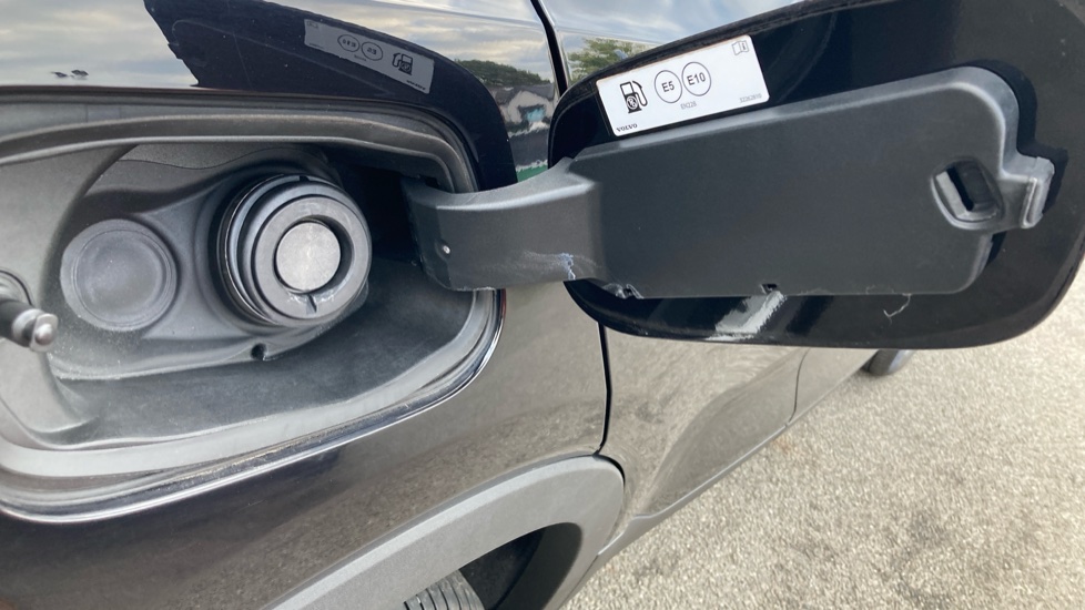 Volvo XC40 1.5 T3 [163] Momentum 5dr Petrol Estate - Image 33