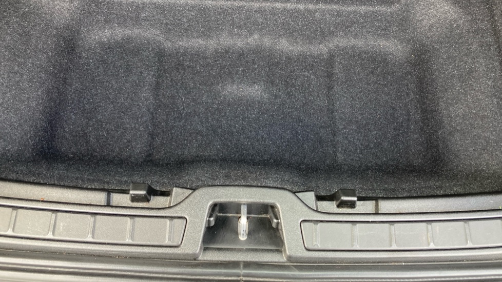 Volvo XC40 1.5 T3 [163] Momentum 5dr Petrol Estate - Image 39