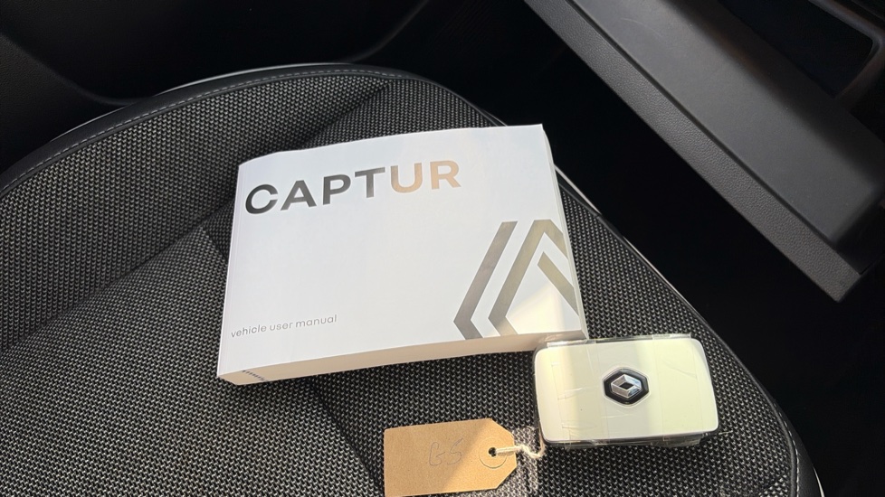 Renault Captur 1.6 E-Tech full hybrid 145 Techno 5dr Auto Hybrid Hatchback - Image 19
