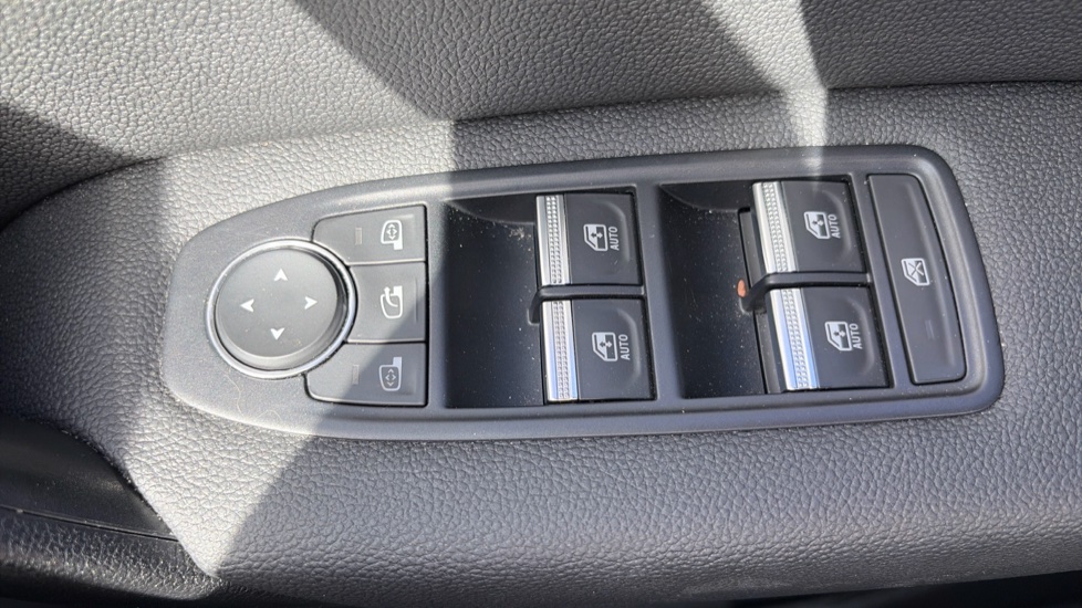 Renault Captur 1.6 E-Tech full hybrid 145 Techno 5dr Auto Hybrid Hatchback - Image 27