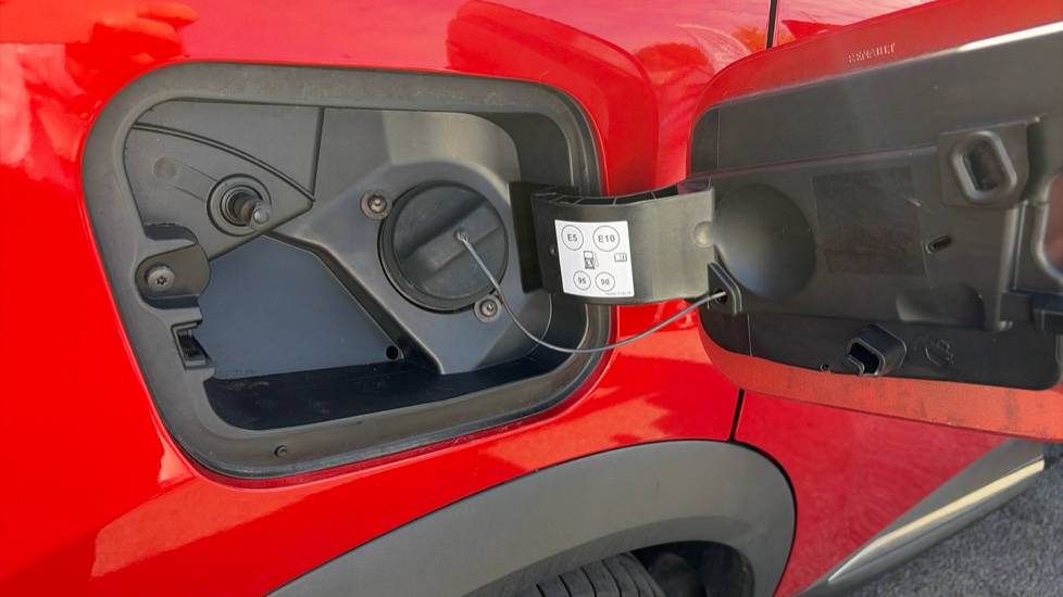 Renault Captur 1.6 E-Tech full hybrid 145 Techno 5dr Auto Hybrid Hatchback - Image 35