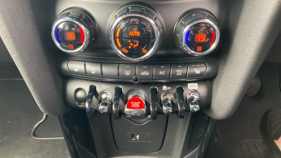 MINI Hatchback 1.5 Cooper Exclusive 3dr Petrol Hatchback - Image 21