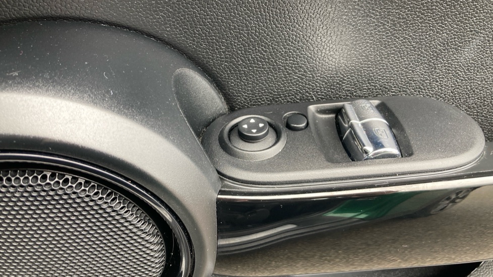 MINI Hatchback 1.5 Cooper Exclusive 3dr Petrol Hatchback - Image 26