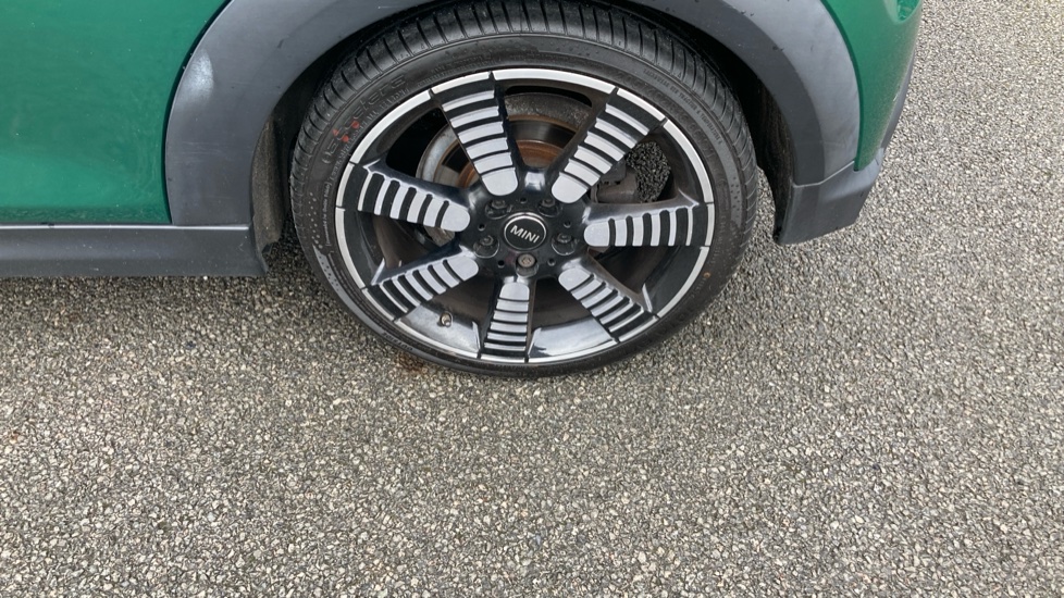 MINI Hatchback 1.5 Cooper Exclusive 3dr Petrol Hatchback - Image 36