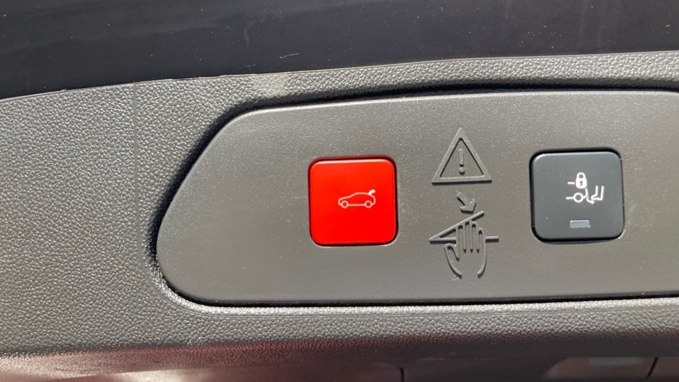 Vauxhall Grandland 1.2 Turbo Ultimate 5dr Petrol Hatchback - Image 30