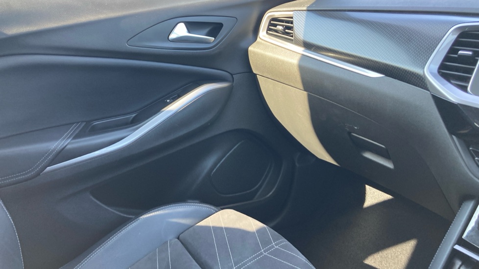 Vauxhall Grandland 1.2 Turbo Ultimate 5dr Petrol Hatchback - Image 41