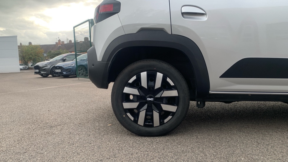 Dacia Spring 27kWh Expression 65 48kW 5dr Auto Electric Hatchback - Image 7