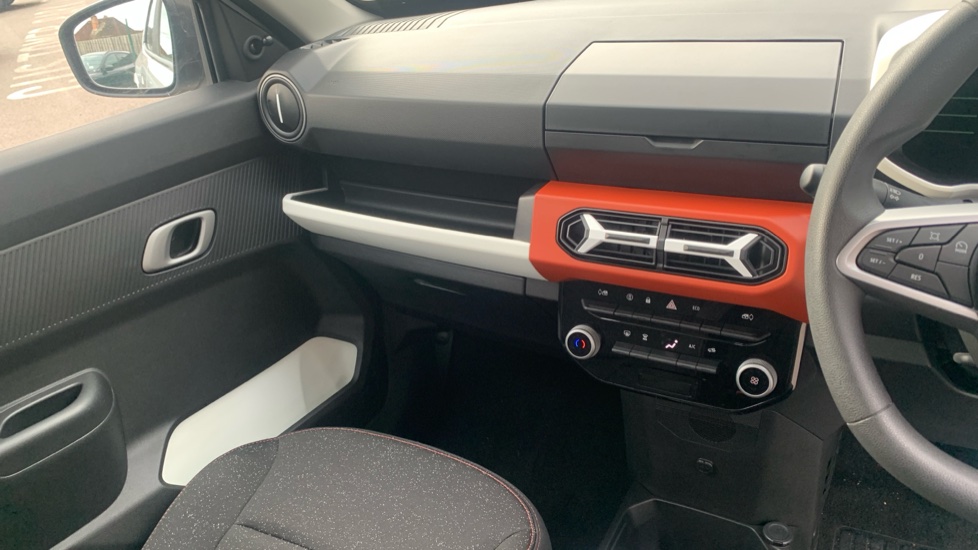 Dacia Spring 27kWh Expression 65 48kW 5dr Auto Electric Hatchback - Image 14