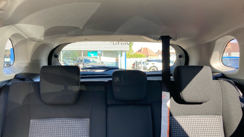 Suzuki S-Cross 1.4 Boosterjet 48V Hybrid Motion 5dr Petrol Hatchback - Image 15
