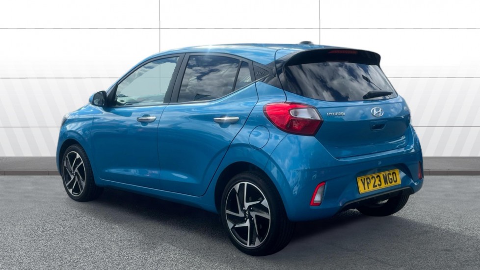 Hyundai i10 1.0 MPi Premium 5dr Auto Petrol Hatchback - Image 2