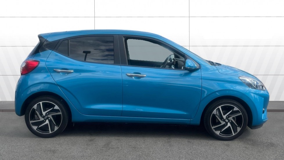 Hyundai i10 1.0 MPi Premium 5dr Auto Petrol Hatchback - Image 5