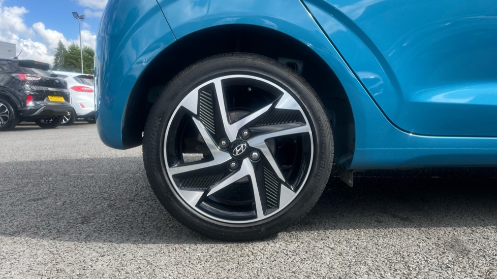 Hyundai i10 1.0 MPi Premium 5dr Auto Petrol Hatchback - Image 7
