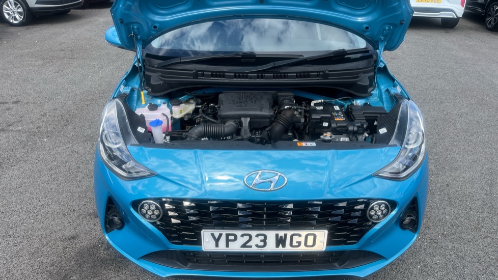 Hyundai i10 1.0 MPi Premium 5dr Auto Petrol Hatchback - Image 8