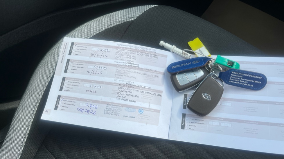 Hyundai i10 1.0 MPi Premium 5dr Auto Petrol Hatchback - Image 19