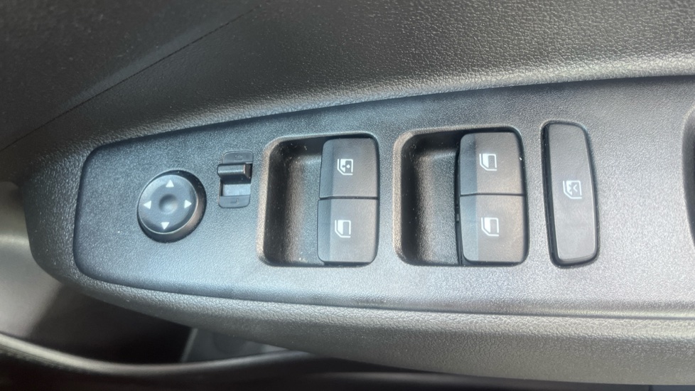 Hyundai i10 1.0 MPi Premium 5dr Auto Petrol Hatchback - Image 26