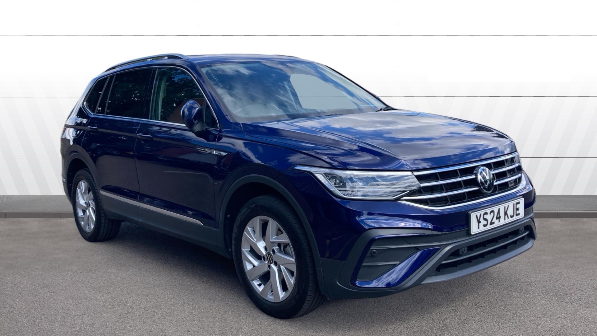Volkswagen Tiguan Allspace listing photo
