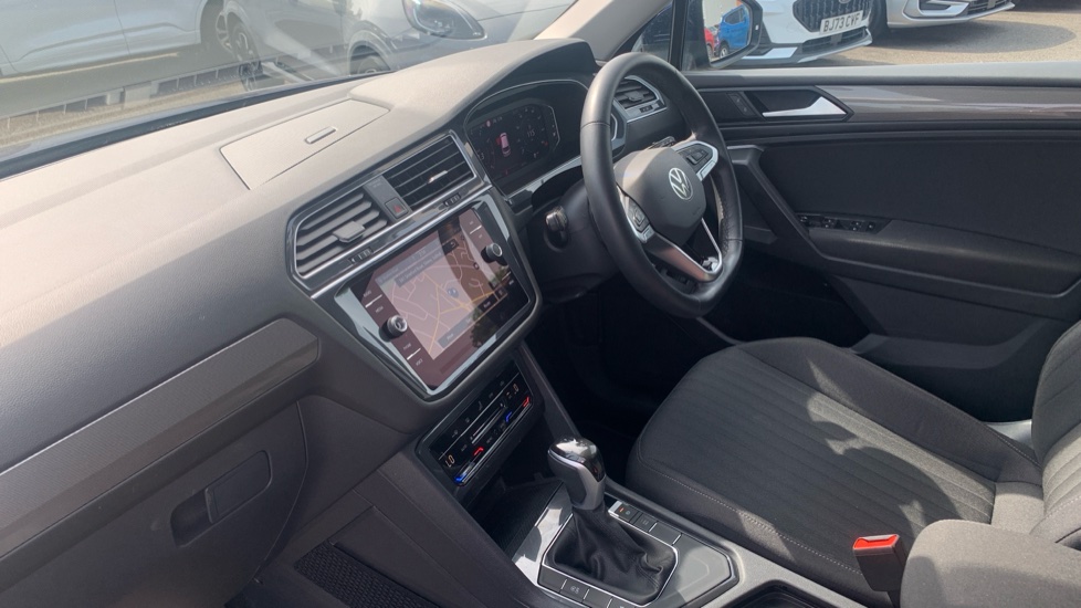 Volkswagen Tiguan Allspace 1.5 TSI Life 5dr DSG Petrol Estate - Image 9