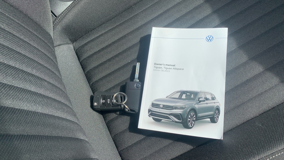 Volkswagen Tiguan Allspace 1.5 TSI Life 5dr DSG Petrol Estate - Image 19