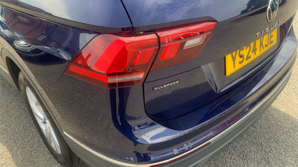 Volkswagen Tiguan Allspace 1.5 TSI Life 5dr DSG Petrol Estate - Image 48