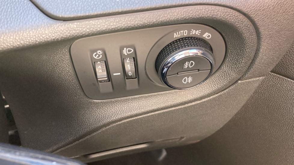 Vauxhall Grandland X 1.2 Turbo SE 5dr Petrol Hatchback - Image 25