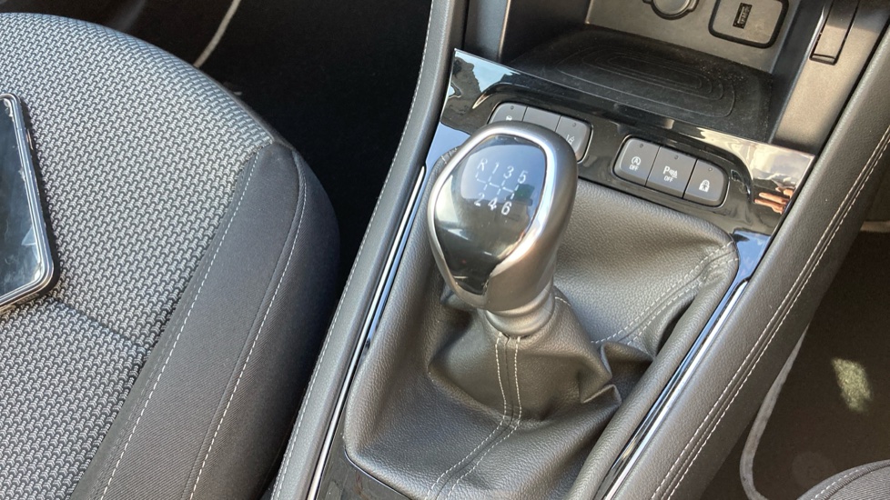 Vauxhall Grandland X 1.2 Turbo SE 5dr Petrol Hatchback - Image 31