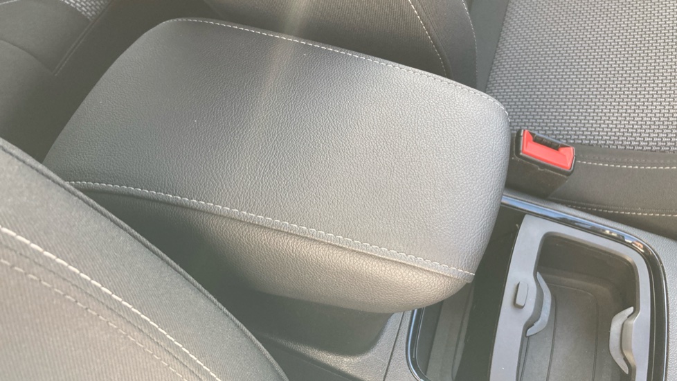 Vauxhall Grandland X 1.2 Turbo SE 5dr Petrol Hatchback - Image 33