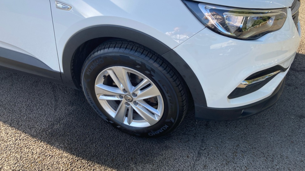 Vauxhall Grandland X 1.2 Turbo SE 5dr Petrol Hatchback - Image 40