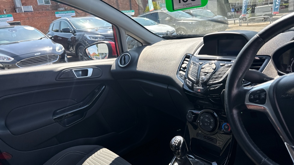 Ford Fiesta 1.25 82 Zetec 5dr Petrol Hatchback - Image 14