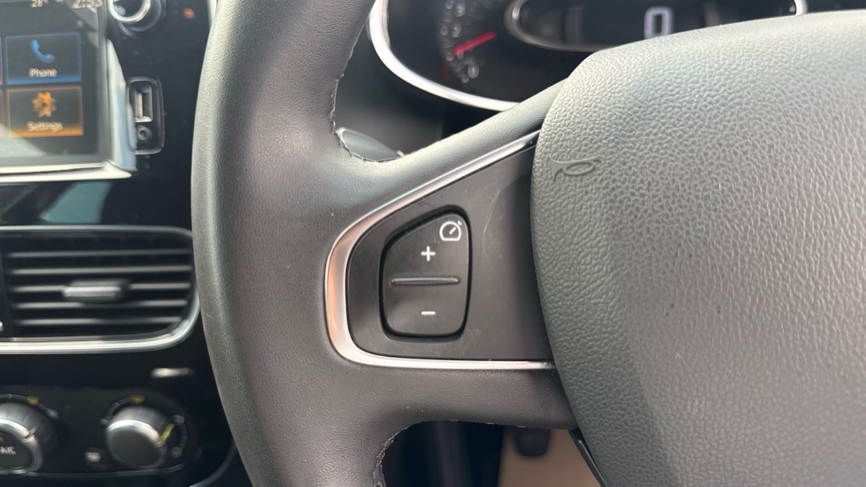 Renault Clio 0.9 TCE 75 Iconic 5dr Petrol Hatchback - Image 21