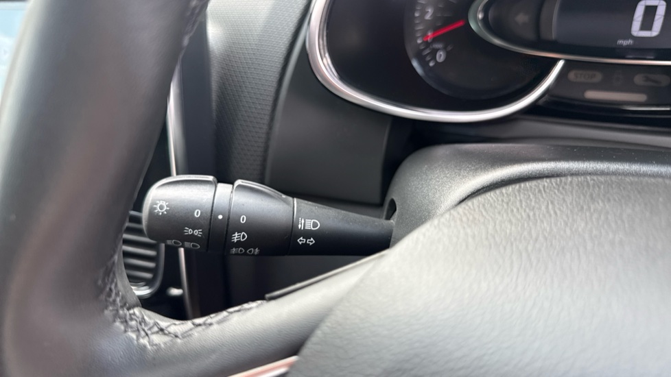 Renault Clio 0.9 TCE 75 Iconic 5dr Petrol Hatchback - Image 22