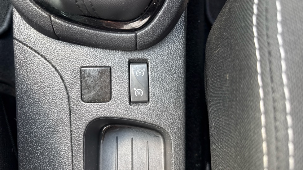 Renault Clio 0.9 TCE 75 Iconic 5dr Petrol Hatchback - Image 29