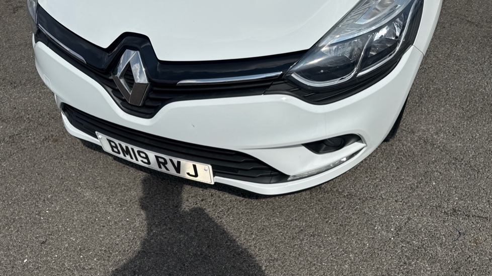 Renault Clio 0.9 TCE 75 Iconic 5dr Petrol Hatchback - Image 38