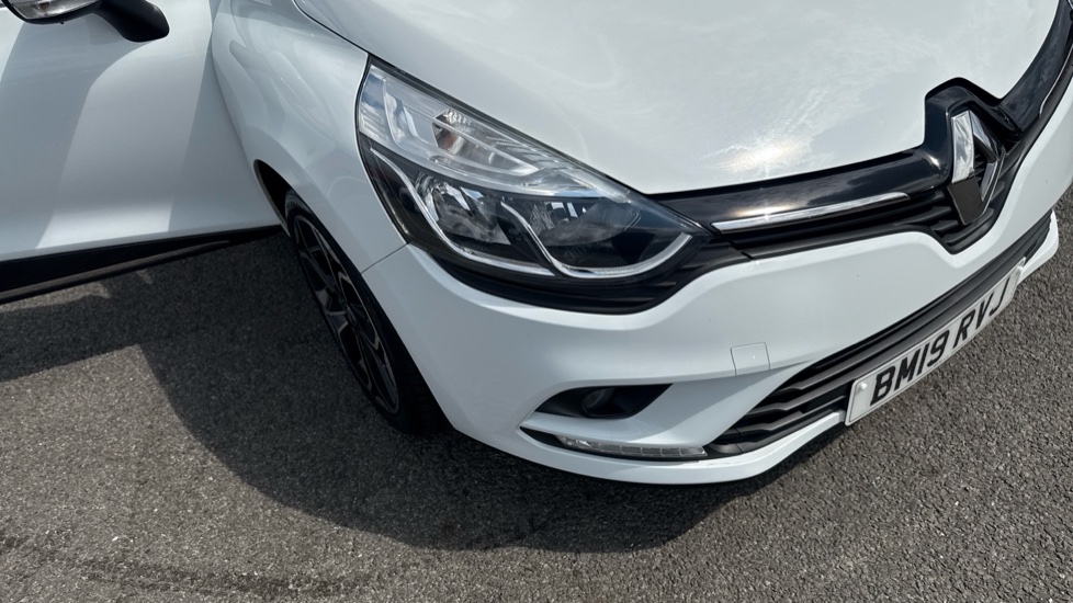 Renault Clio 0.9 TCE 75 Iconic 5dr Petrol Hatchback - Image 39