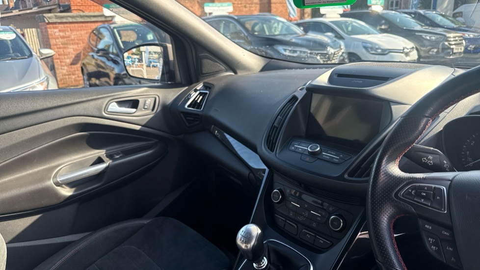 Ford Kuga 1.5 EcoBoost ST-Line 5dr 2WD Petrol Estate - Image 14