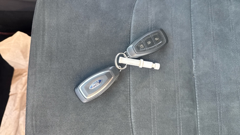 Ford Kuga 1.5 EcoBoost ST-Line 5dr 2WD Petrol Estate - Image 20