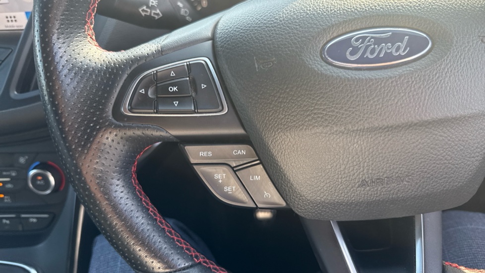 Ford Kuga 1.5 EcoBoost ST-Line 5dr 2WD Petrol Estate - Image 27