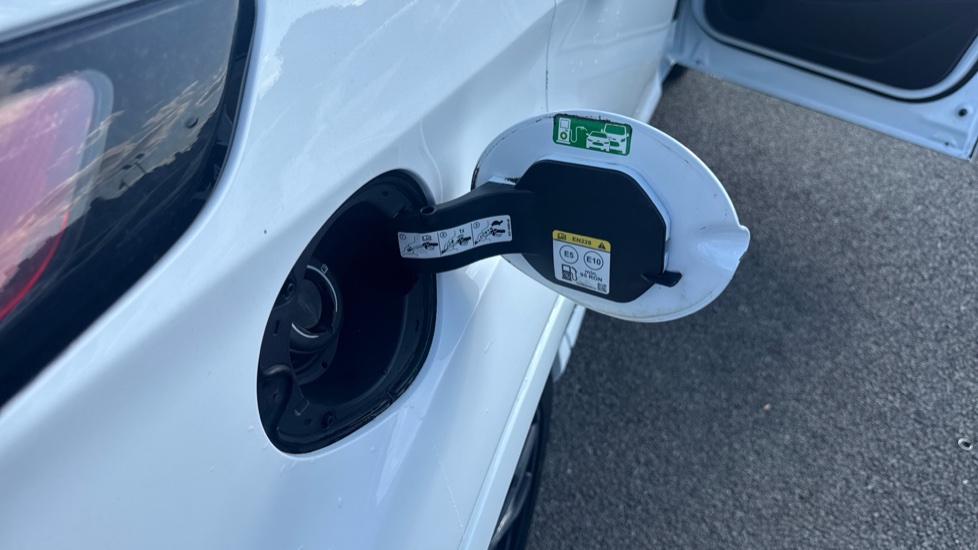 Ford Kuga 1.5 EcoBoost ST-Line 5dr 2WD Petrol Estate - Image 35